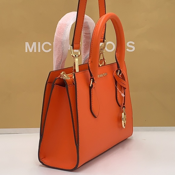 MICHAEL KORS SHEILA SMALL CENTER ZIP SATCHEL/CROSSBODY POPPY COLOR - Picture 4 of 16